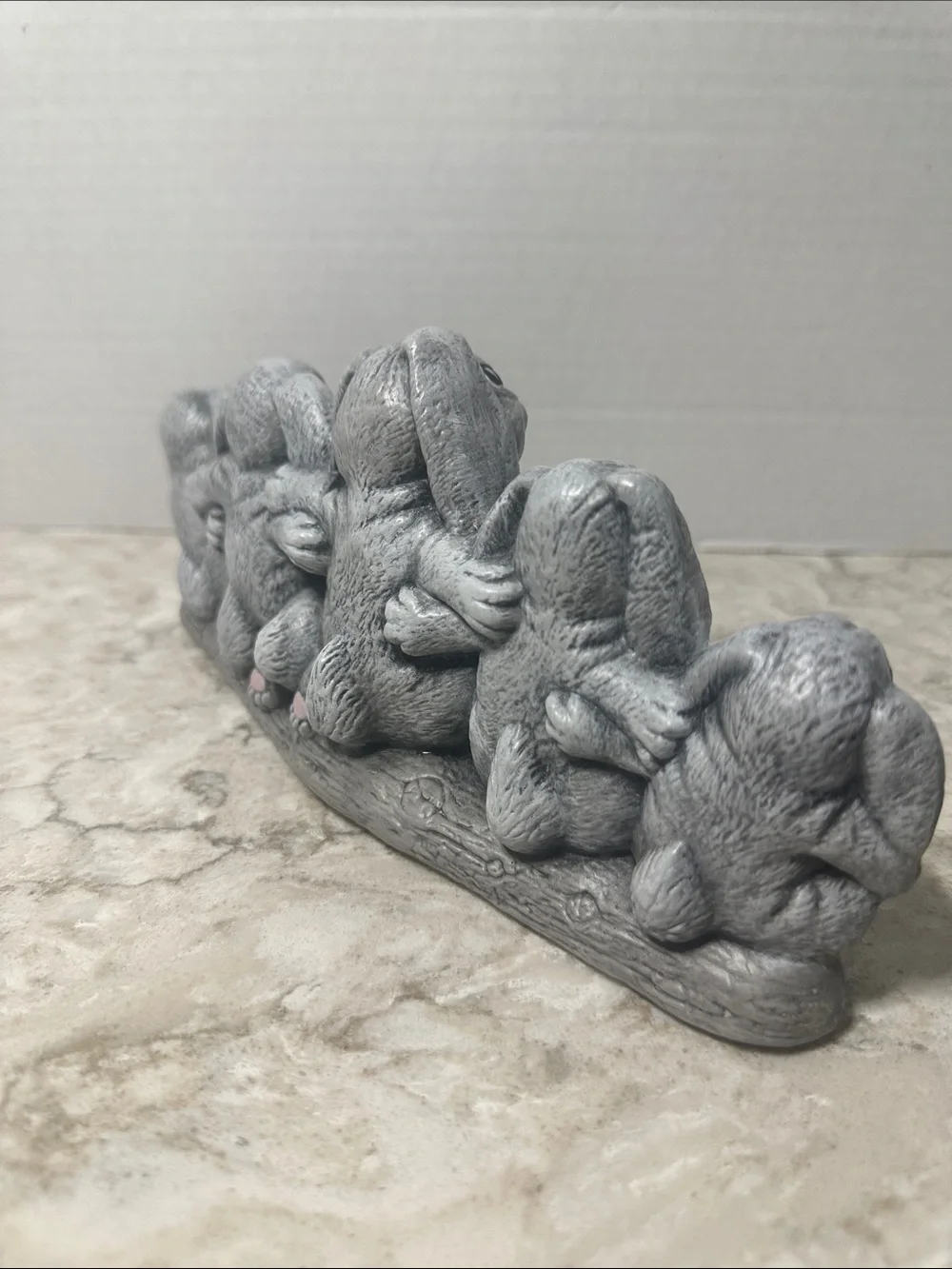 Gray Bunny Family Figurine Décor